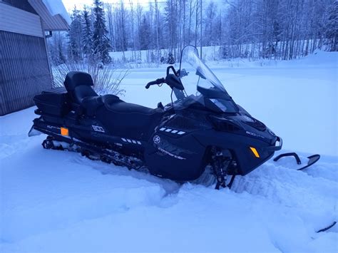 Flipable snowflap on the Lynx Commander RE snowmobile