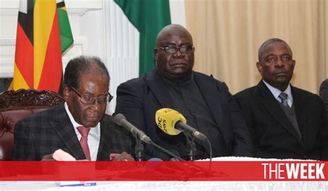 Noon deadline looms for defiant Mugabe amidst political crisis