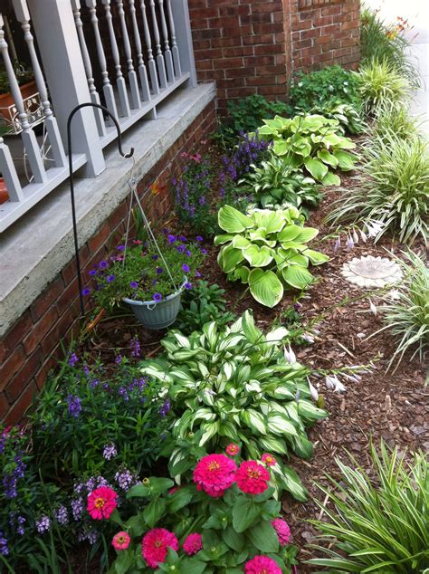 Flower Beds in Front of the House: A Welcoming Touch to Your Home