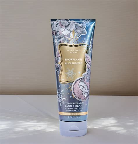 Bath & Body Works -Snowflakes & Cashmere Body Cream (8 oz) | eBay