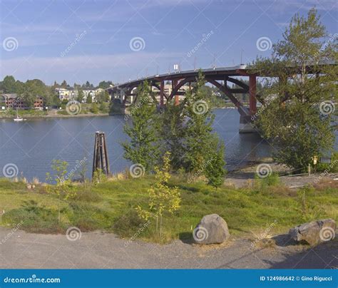 The Sellwood Bridge and the Willamette River. Stock Photo - Image of ...