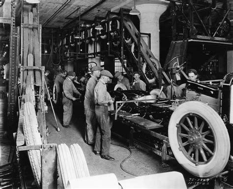 Ford Factory Assembly Line 的图像结果