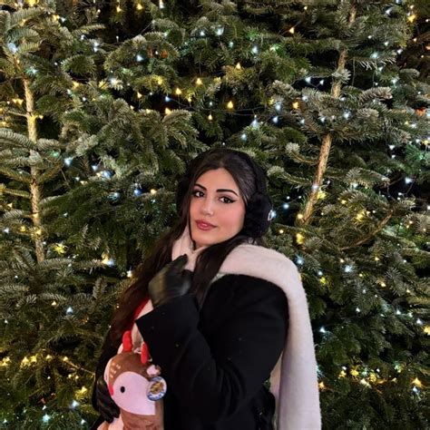 Azra - Piano teacher - ₹3296/h