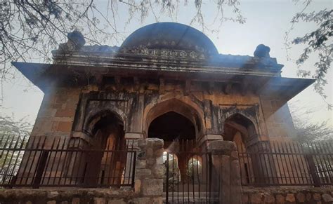Unknown Tombs, Mehrauli Archaeological Park | Department of Archaeology