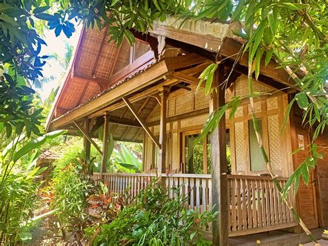 Desa Saya Eco Luxury Resort & Spa Restaurant: Pictures & Reviews ...