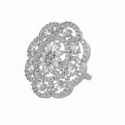 Sparkling Elegance Floral Radiance Ring – VOYLLA