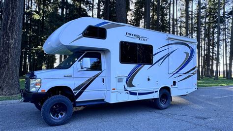 Peakpounder 4x4 RV