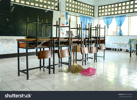1,787 Cleaning The Classroom Images, Stock Photos & Vectors | Shutterstock