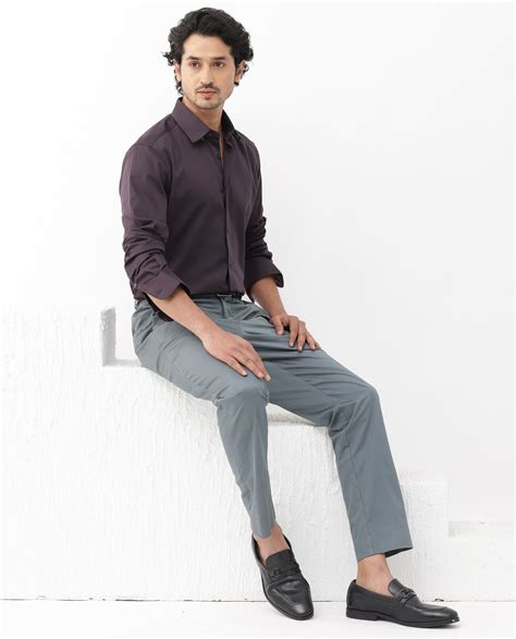 Rare Rabbit Men's Como-4 Dark Purple Cotton Plain Regular Fit Full Sle