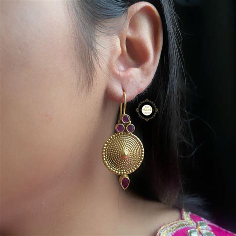 Full Gold Daana Earring – The Chandi Studio