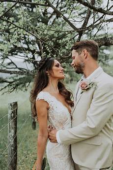 Woodsy Bohemian Carolina Wedding At The Cabin Ridge by Woodsy Bohemian Carolina Wedding At The Cabin Ridge Woodsy Bohemian Carolina Wedding At The Cabin Ridge