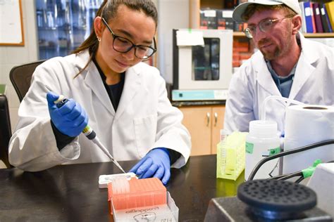 A unique undergraduate opportunity | Queen's University Faculty of Arts ...