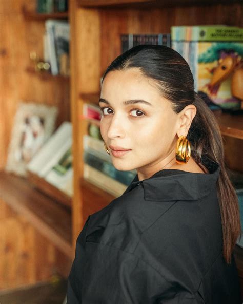 Alia Bhatt proves why her all black tailored shirt and trouser set is ...