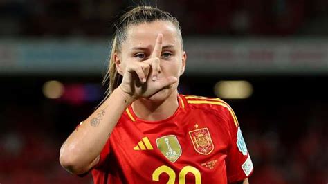 Athenea del Castillo and Claudia Pina send Spain through to semi-finals ...
