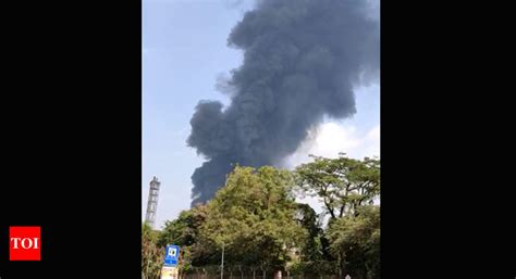 Mumbai: Fire breaks out in Bharat Petroleum plant, no casualties ...
