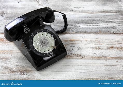 Old-Fashioned Phone 的图像结果