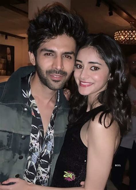 Kartik Aaryan celebrates success of the film ‘Luka Chuppi’ with Kriti ...