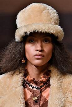 Hairstyles With Hats by Bob Hairstyles With Hats 18 Looks To From Nyfw Stunners Hairstyles With Hats