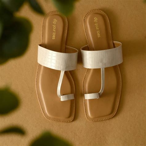 Ivory Kolha Flats – Dip Your Toes