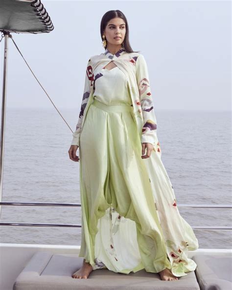 Patola Cape Ensemble – Nirmooha