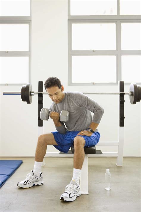 How to: Sitting Dumbbell Curls