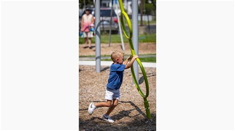 Soldiers and Sailors Park - Compact Nature-themed Playground