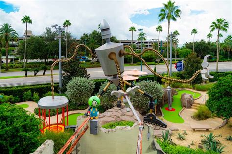 Hollywood Drive-In Golf at Universal CityWalk Orlando | Orlando Informer