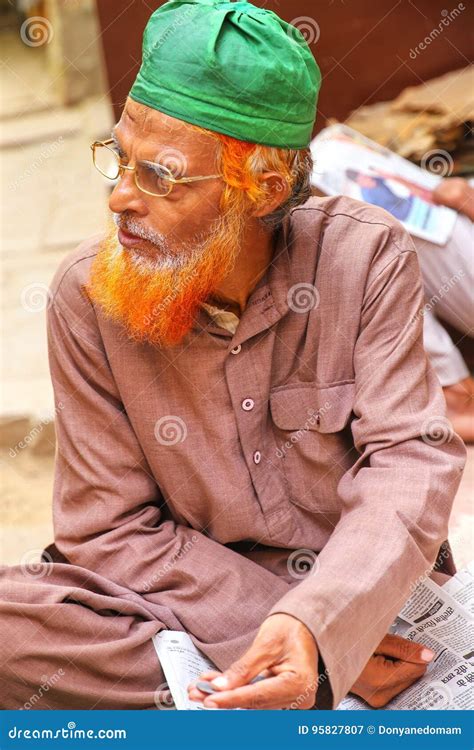 Local Siting People 的图像结果