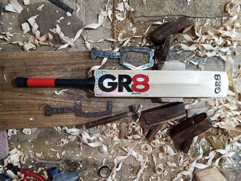 Shop Best Kashmir Willow cricket bats in India | Made in Kashmir