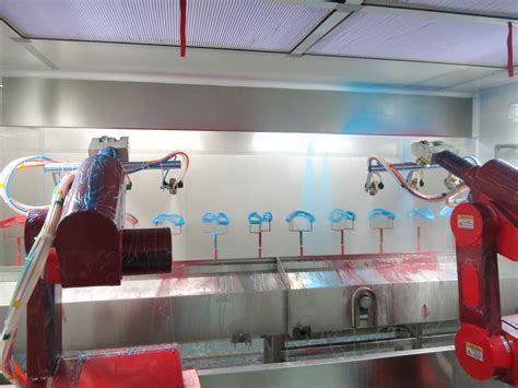 多喷枪滑雪镜机器人喷漆流水线-机器人喷涂生产线-深圳市荣德机器人科技有限公司