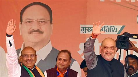 Vijender Gupta vs Pradeep Mittal vs Sumesh Gupta LIVE: Lotus in for a ...