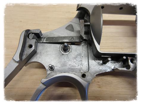 Revolver Disassembly 的图像结果