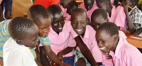 Innovation transforms education for refugee students in Africa | UNHCR ...