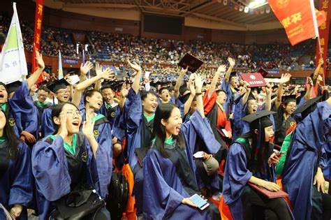 浙江大学2017届研究生毕业典礼丨从此，你是我的母校，我是你的校友