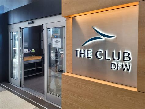 DFW's The Club DFW in Terminal D at Dallas-Fort Worth International ...