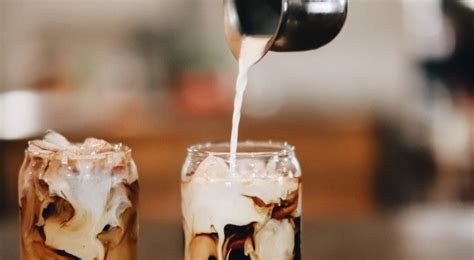 5 Best Dairy-Free Milk Alternatives - MYPROTEIN™