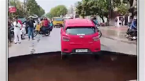 लखनऊ में बीच सड़क 'खाई' बनने पर क्या बोला PWD? - short-videos AajTak