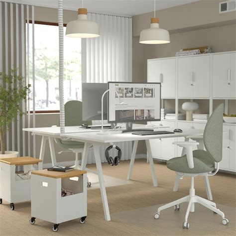 HATTEFJÄLL office chair with armrests, Gunnared light green/white - IKEA