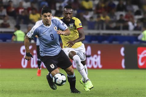 足球——美洲杯：乌拉圭队胜厄瓜多尔队_新华社
