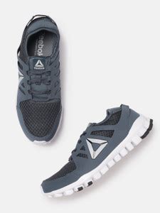 REEBOK Men Navy Blue Solid Travel Pro 2.0 LP Training Shoes Training ...