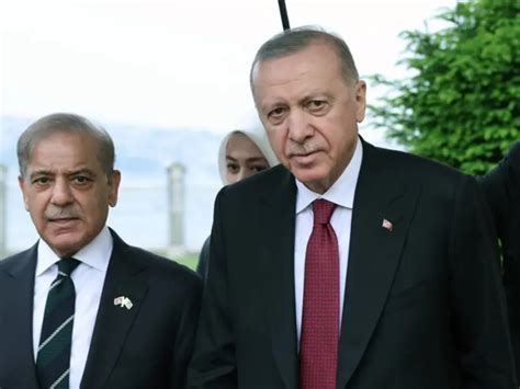 Asim Munir accompanies Pakistan PM in bilateral meet with Turkey's ...