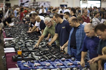 美国拥有私枪2.7亿支居世界之首 1年内3万多人死于枪杀(图)-搜狐滚动
