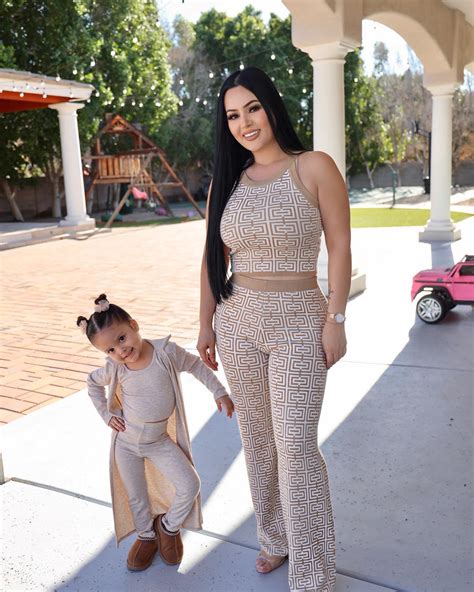 C𝒶𝓃𝒹𝓎 A𝑔𝓊𝒾𝓁𝒶𝓇 💋🎗 | Got it from my mama! 😅 Angelique was feeling herself 💞😂 @fashionnova | Instagram