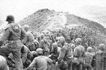 朝鲜战争－ 巨济岛战俘营暴动被美军空降团镇压 Korean War | ‘亲共战俘进行了多次暴动，杜德将军在5月12日遭… | Flickr