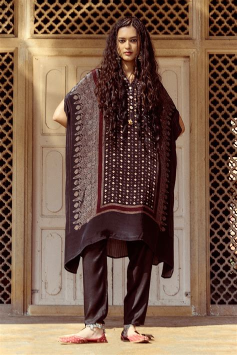 Buy | Women's Ethnic Wear | Black Printed Kaftan Set – SABHYATA CLOTHING