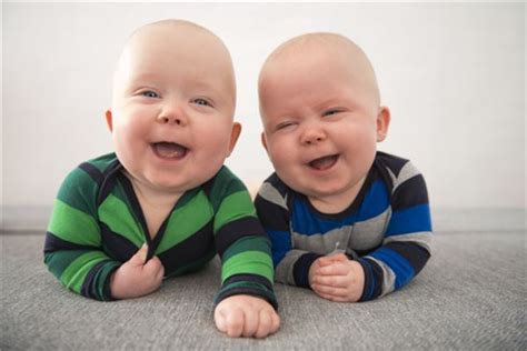 双胞胎宝宝如何取名？这几对名字大气文雅 - 哔哩哔哩