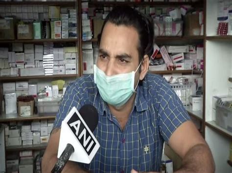 Chemist shops in Delhi witness spurt in demand for masks, sanitisers ...