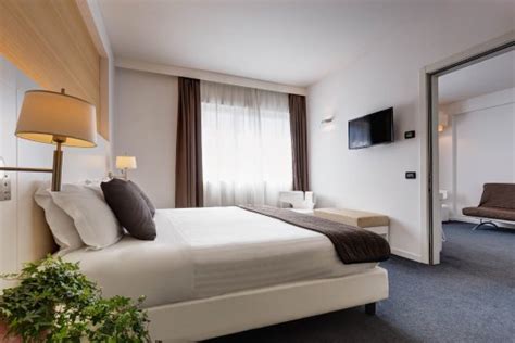 IH HOTELS ROMA Z3 (Rome) - Hotel Reviews, Photos, Rate Comparison ...