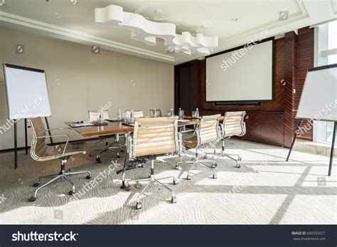 Board Room Meeting 的图像结果