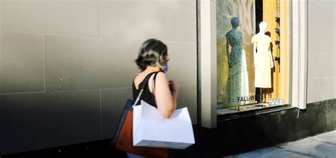 Fintechs Eye Growing Demand of Affluent Indians While Rural Demand Sees ...